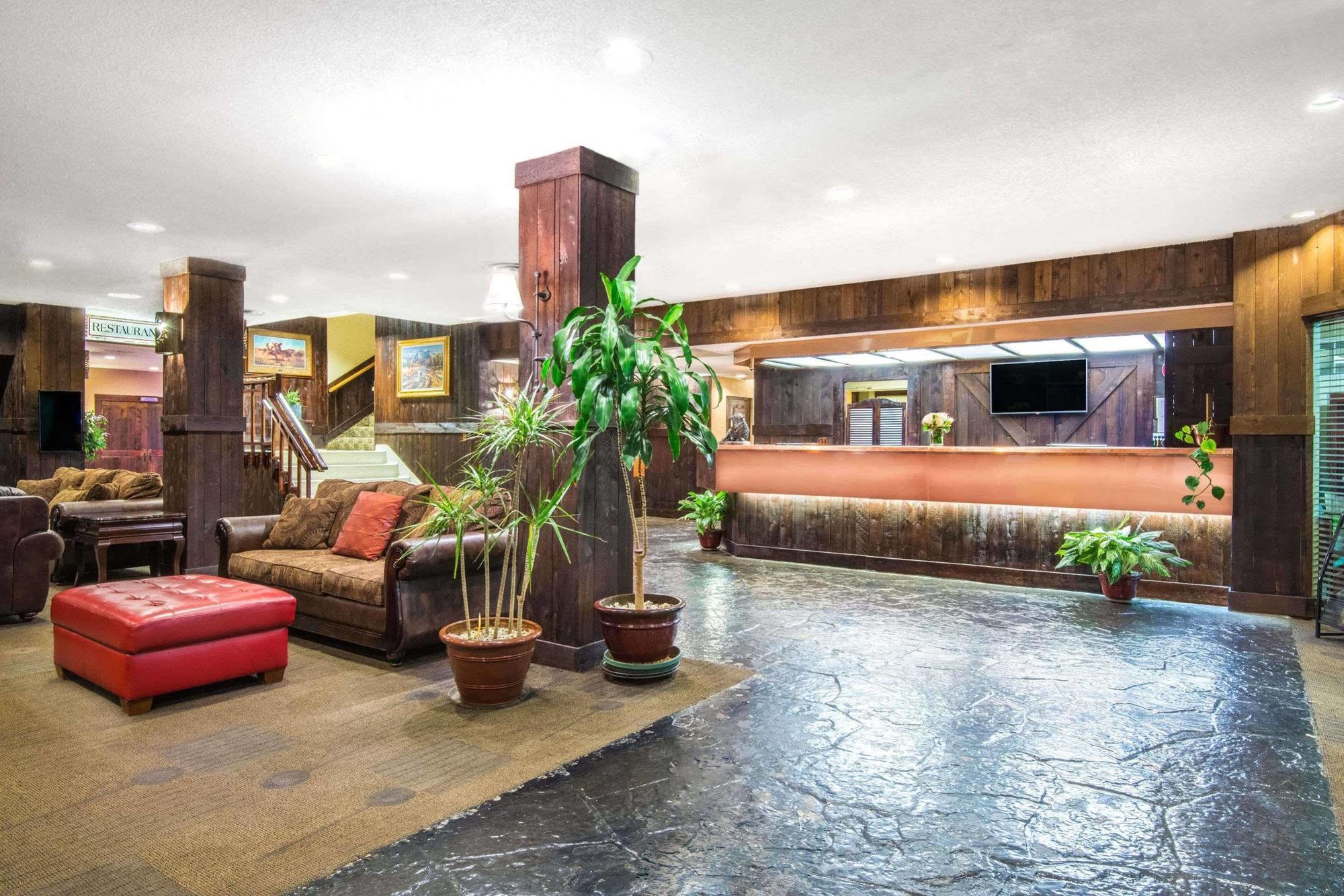 Ramada By Wyndham Downtown Hotel