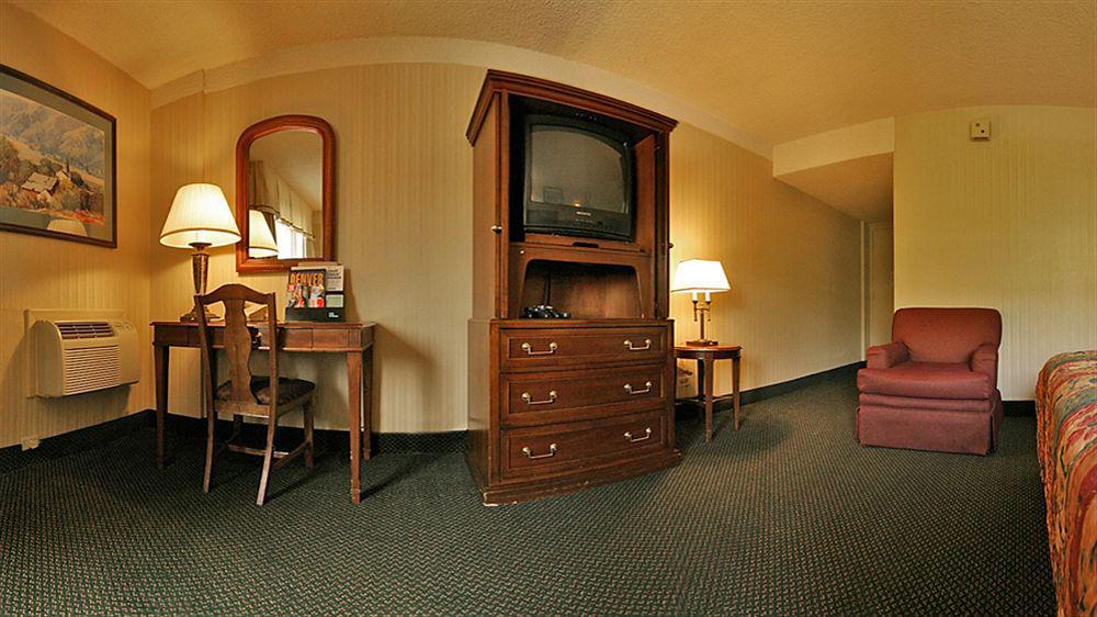 Ramada By Wyndham Downtown Hotel DEN